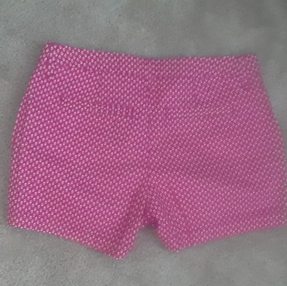 Old Navy pink shorts - Picture 2 of 3
